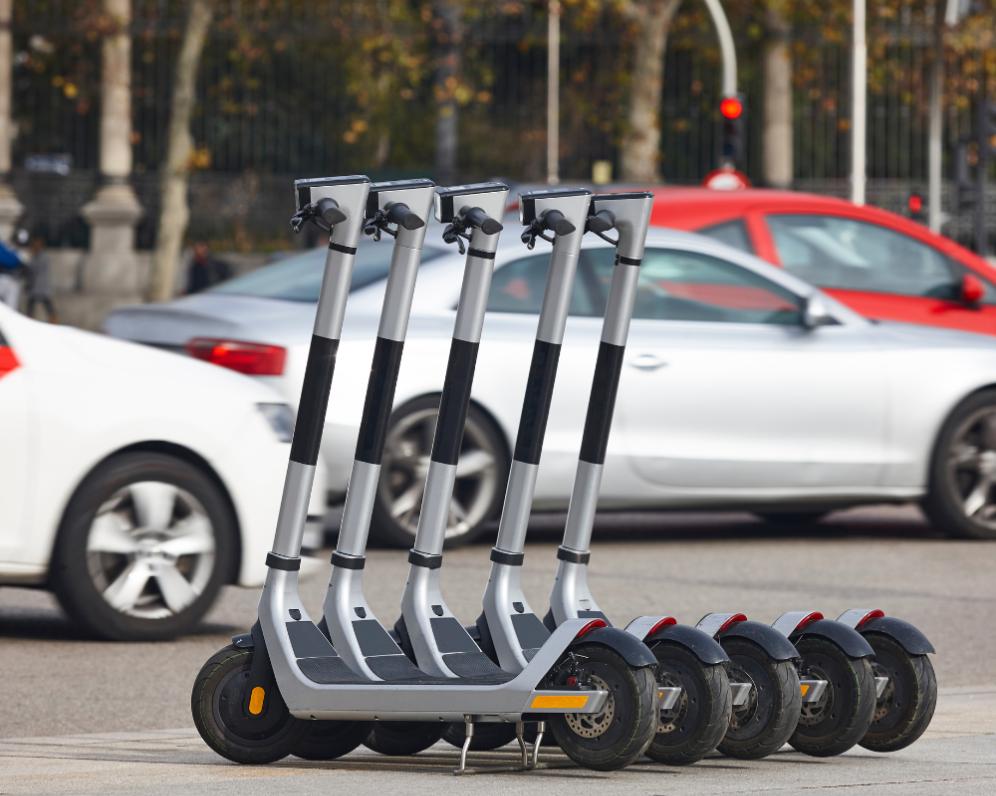 Vlastníte elektrickú kolobežku? Čoskoro budete musieť uzatvoriť povinné zmluvné poistenie